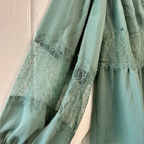 Torrid Flowy Feminine Boho Puff Sleeve Peasant Sage Green Long Sleeve Top 1X - Picture 5 of 9